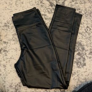FAUX LEATHER LEGGINGS SIZE LARGE